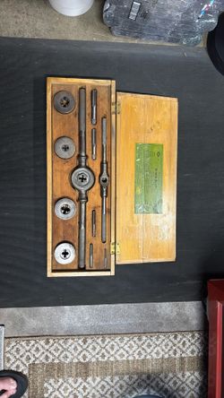 Vintage Mayhew Screw Plate Tap & Die Set Pipe Threader Model 421 Very Rare