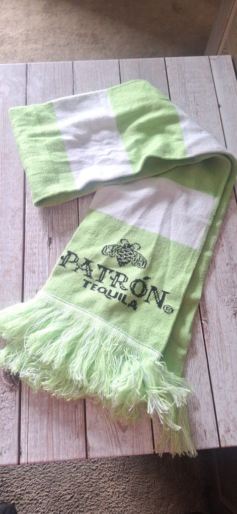 Patron Fleece Scarf Green White