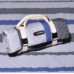 Waterproof Picnic Mat, Outdoor Camping Oversized Field Blanket. Portable Thickened Camping Blanket, Suitable for Beach, Camping, Music Festival, Party