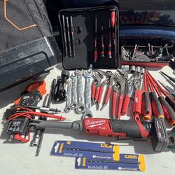 Milwaukee Bundle Needs To Go Today , Great Condition But INeed To Pay Rent. 