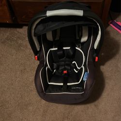 GRACO CAR SEAT
