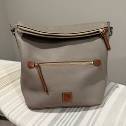 Dooney And Bourke Purse  Tan