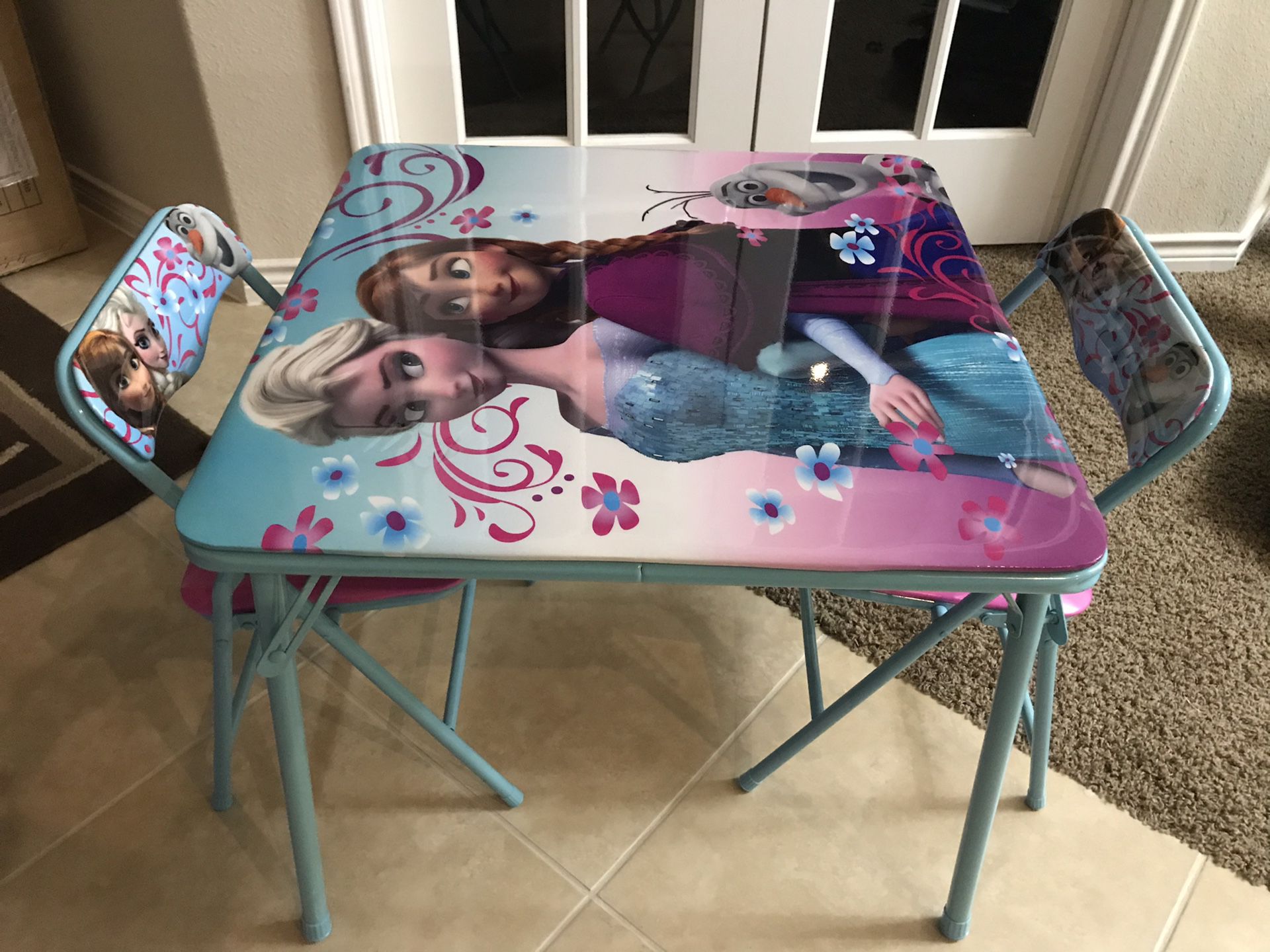 Disney frozen folding table and chairs