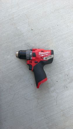 Milwaukee drill m12