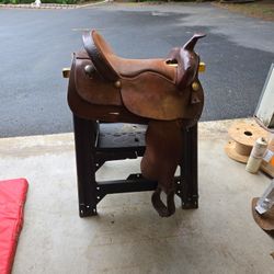 Saddle
