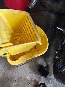 Mop bucket