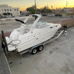2005 Chaparral 260 Signature Ready For The Water