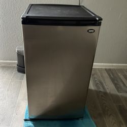 Mini fridge