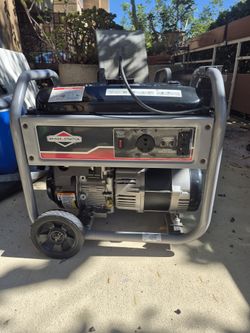 Stratton 3500 W Generator Like New