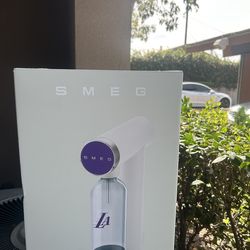 Smeg sparkling water maker