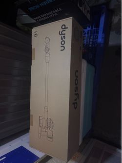 Dyson V8 Vacuum
