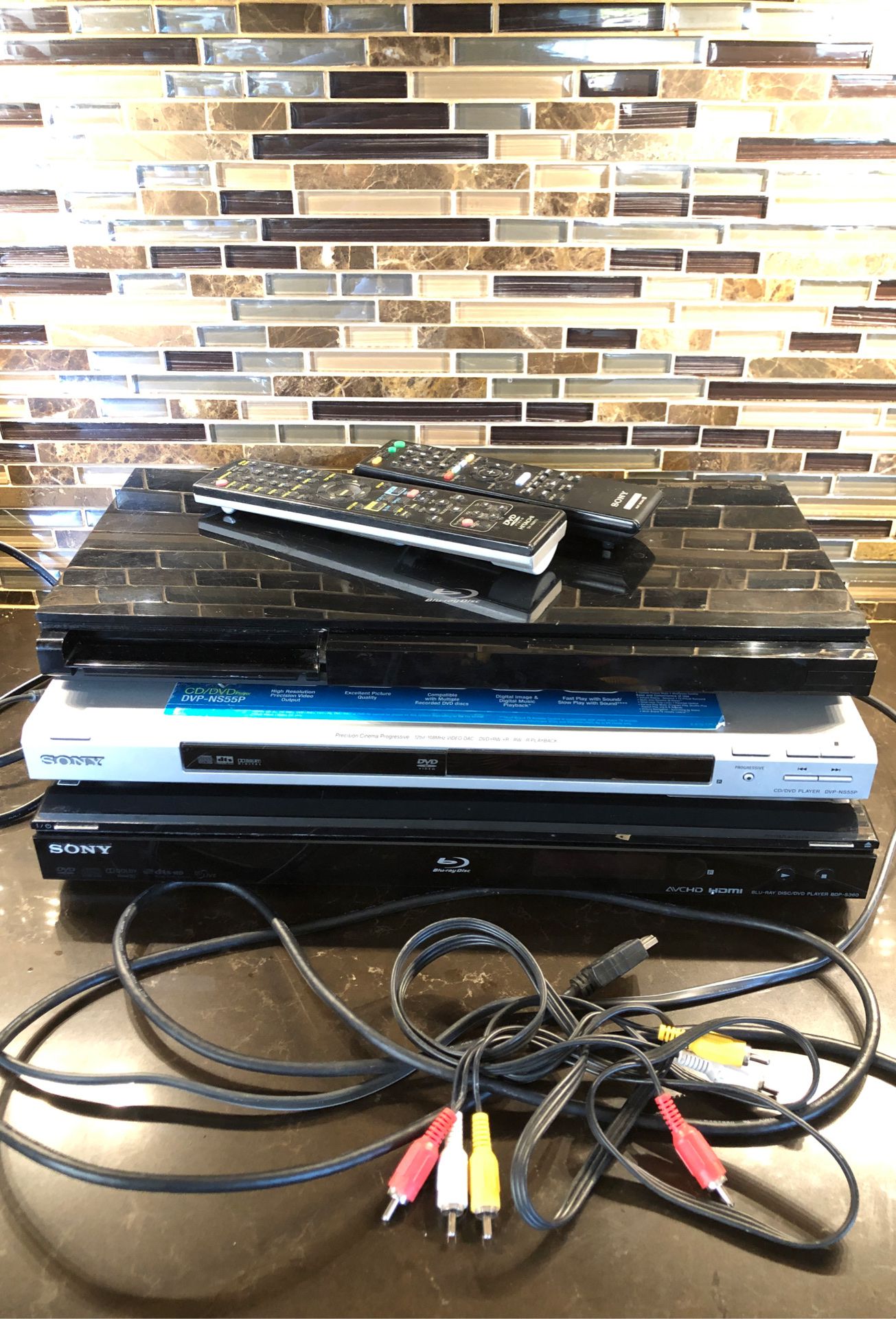 3 Sony CD DVD & blue-ray player bundle + 2 remotes