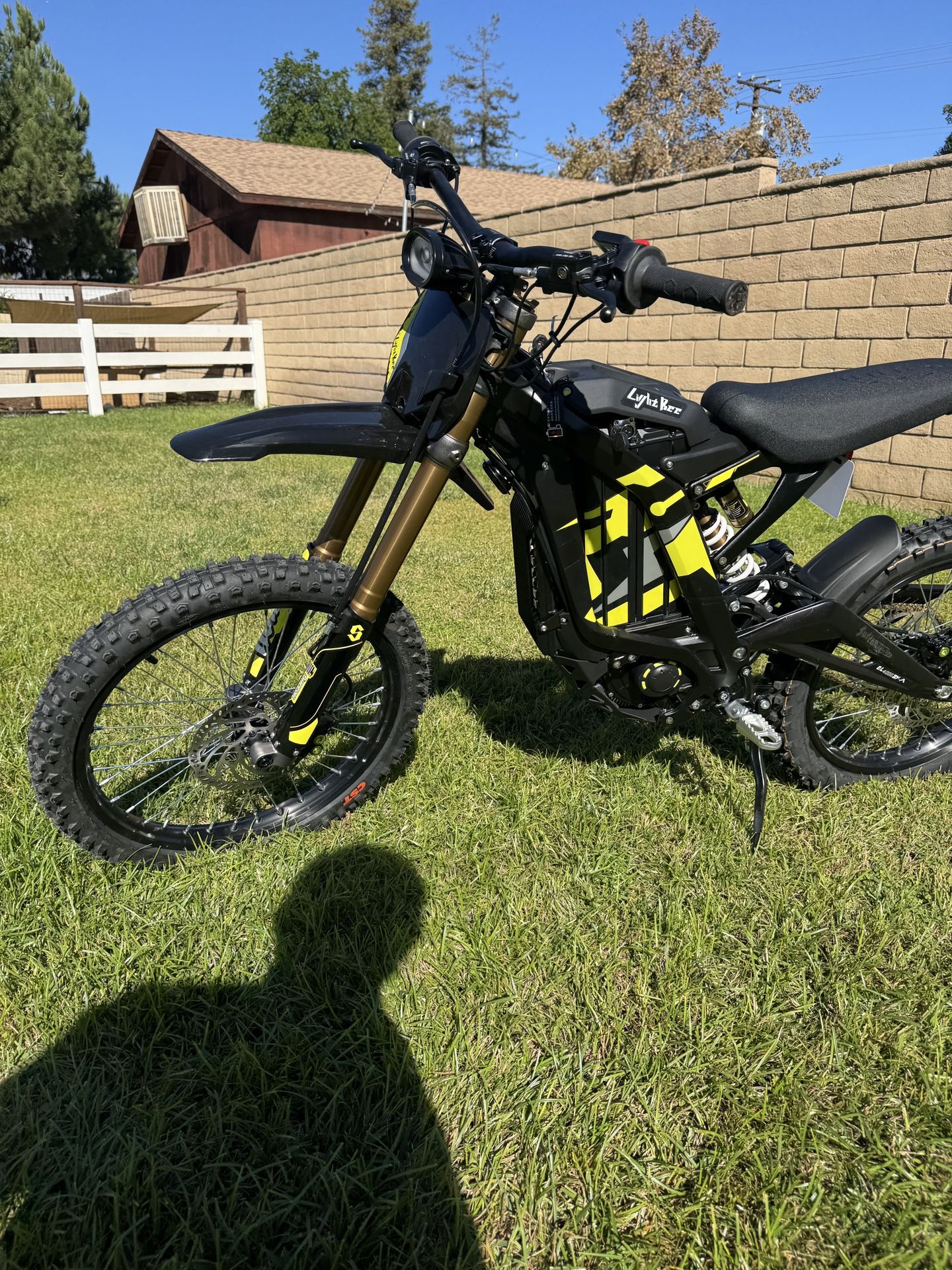 Electric Dirtbike 50mph Surron Light Bee X