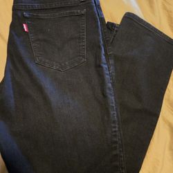 New Women's Levi's Relaxed Fit