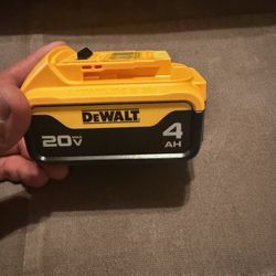 New Dewalt 4 Ah Battery 