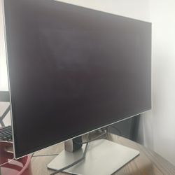 Samsung Odyssey OLED G6 27” QHD 360Hz Gaming Monitor – Excellent Condition