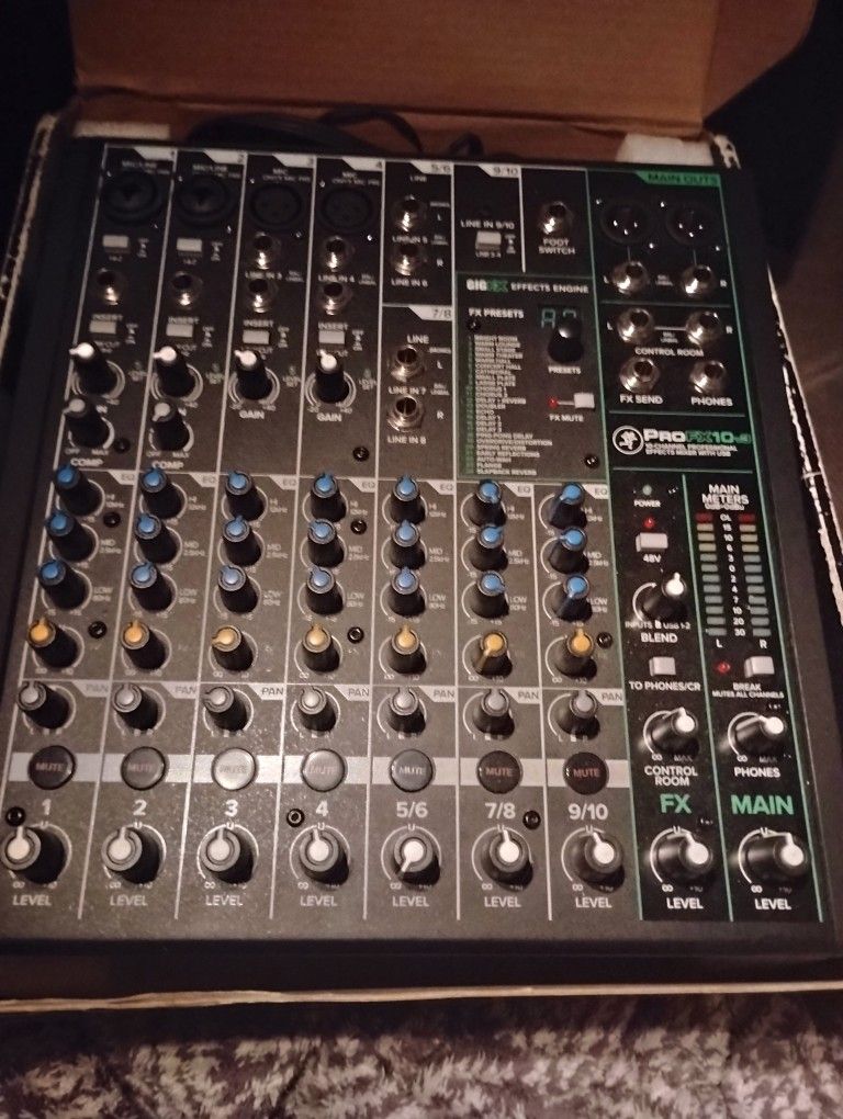 Selling A Macki Pro Fx 10 V3