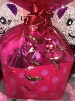 Victoria’s Secret Valentine’s Day Gift Basket