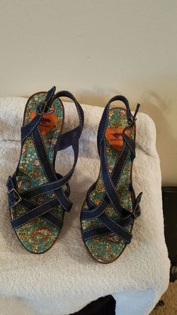 Rocket Dog high heel platform clog, synthetic Lining, and cotton footbed, 4.25" heel platform 0.75", synthetic soul, 2.65 Lb.