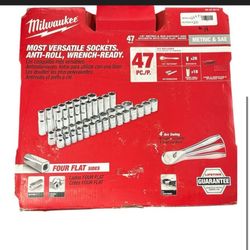 Milwaukee 1/2 in. Drive SAE/Metric Ratchet and Socket Mechanics Tool Set (47-Piece