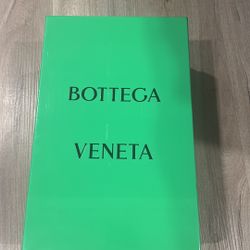 Size 9 US Silver Bottega