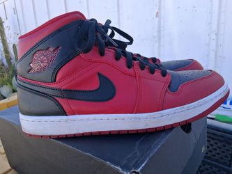 Air Jordan 1s mid