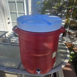 Rubbermaid 10 Gallon Drink Dispenser