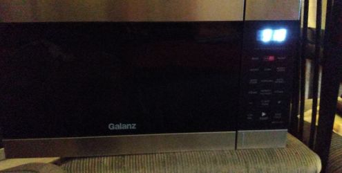 Galanz : 2-in-1 Air-Fryer + Microwave