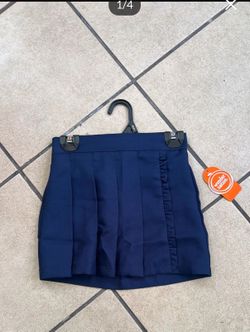 Little girl clothes size 5 Uniform skorts