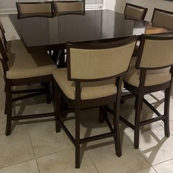 DINING ROOM / KITCHEN TABLE FOR SALE