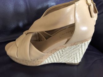 Cole Hana. Size 5