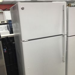 GE 16 Cu Ft Top And Bottom Fridge. 1 year Warranty 