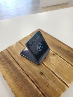 Motorola - razr 6.9" 2024 256GB (Unlocked) Good Koala Gray