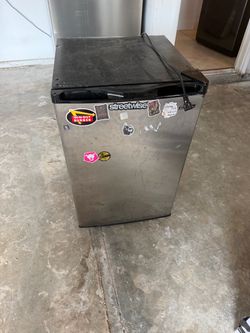 Mini fridge
