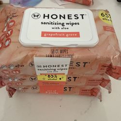 MOMS, Summer Must Have!! Honest Co. Sanitizing Wipes For Littles