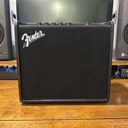 Fender Mustang LT25 Guitar Amp Like New