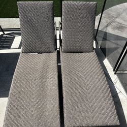 Set of 2 Wicker Pool Lounge Chairs – Adjustable, Used