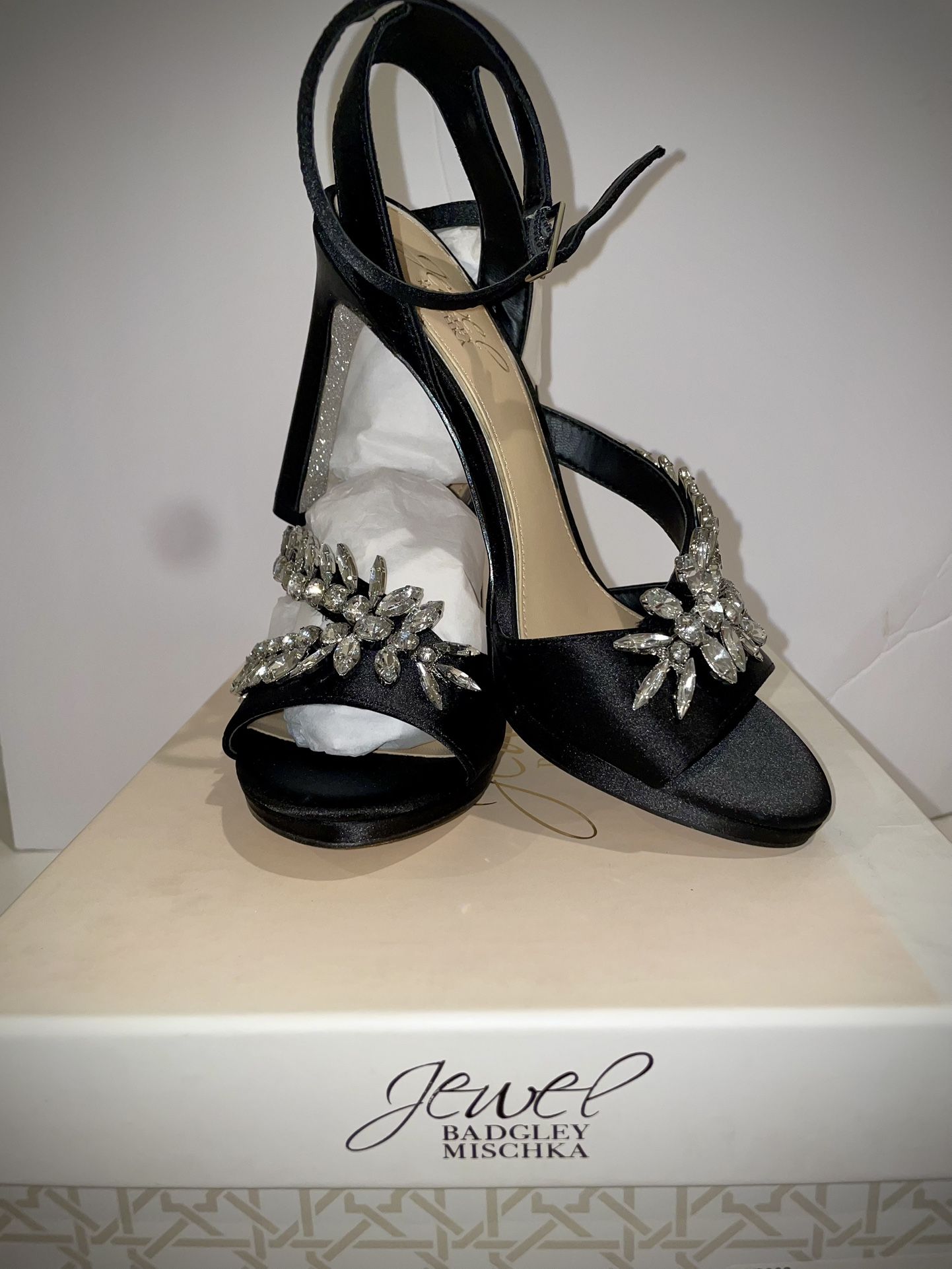 New Jewel Badgley Mischka Black Heels