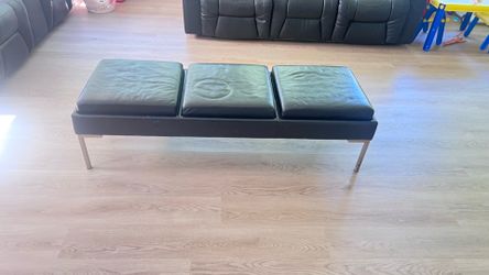 Center bench /storage
