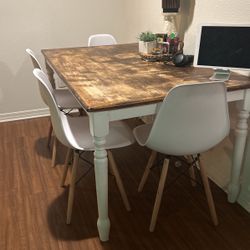 4 Dining Chairs 