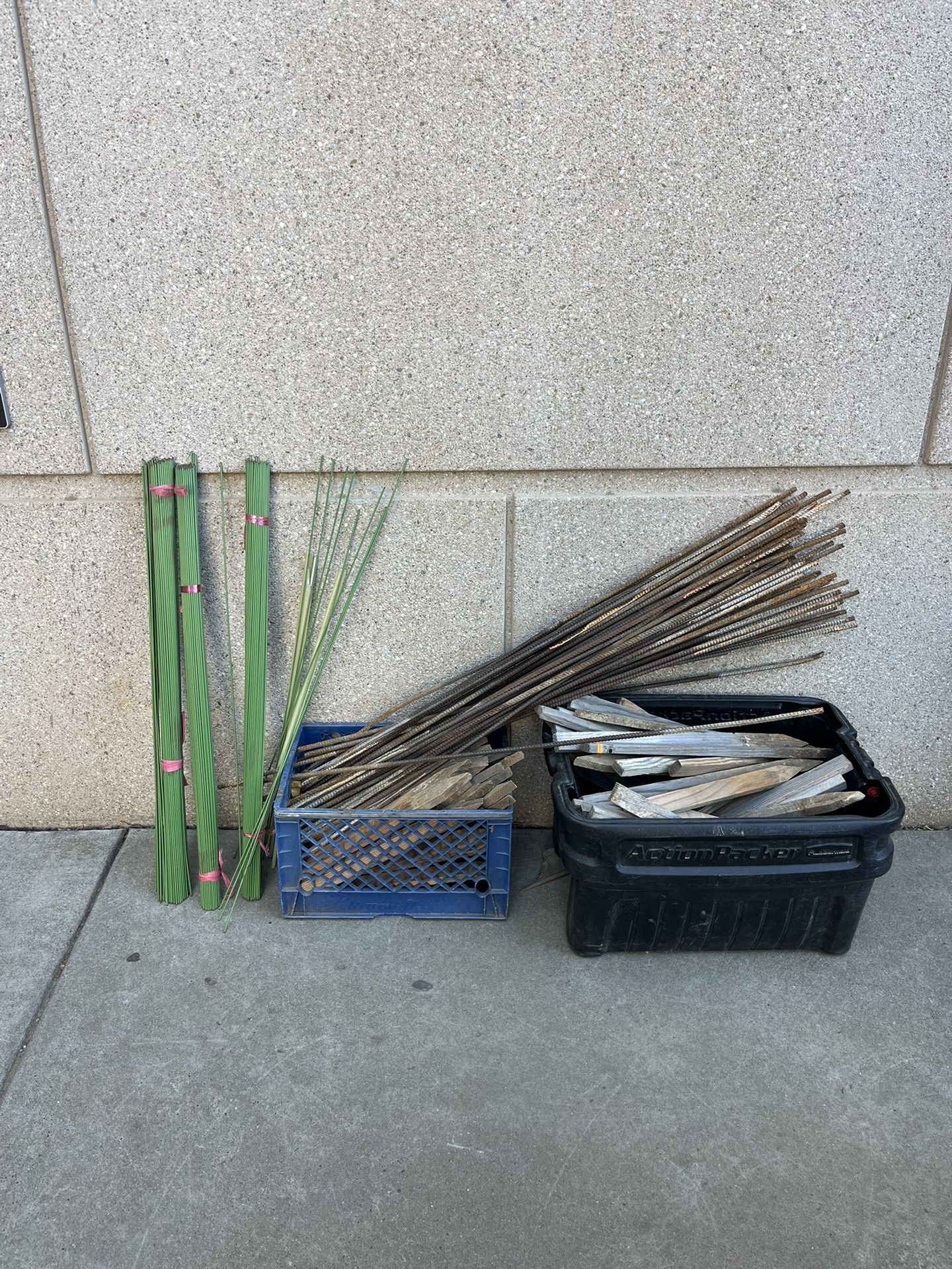 Free Rebar And Stakes