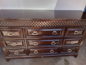 Dresser