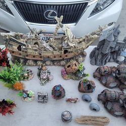 BIG SHIP ORNAMENT FOR FISH TANK 