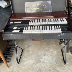Vintage 60s Lowrey T-1 Suitcase Organ 1964-66