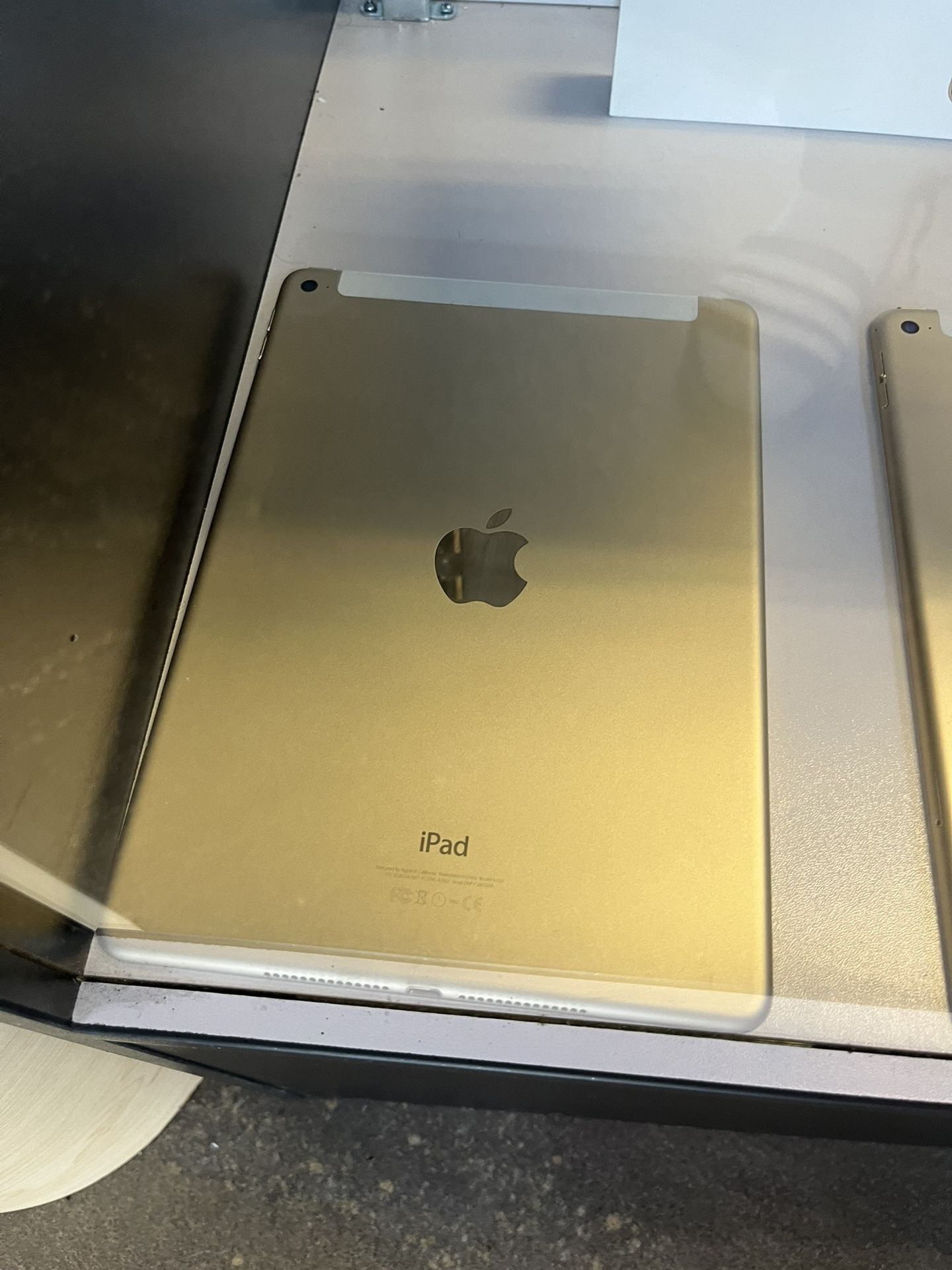 iPad Air 2 Tablets