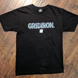 UNDEFEATED T-shirt