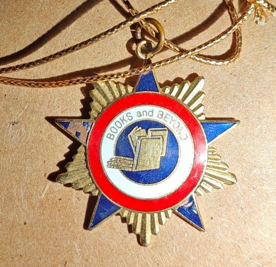 Vintage 1990 Reading Award Medal Books and Beyond