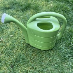 Green watering can 5L / 2 gallon