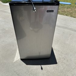 Magic Chef Mini Fridge