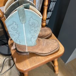 Cowgirl boots size 3 kids